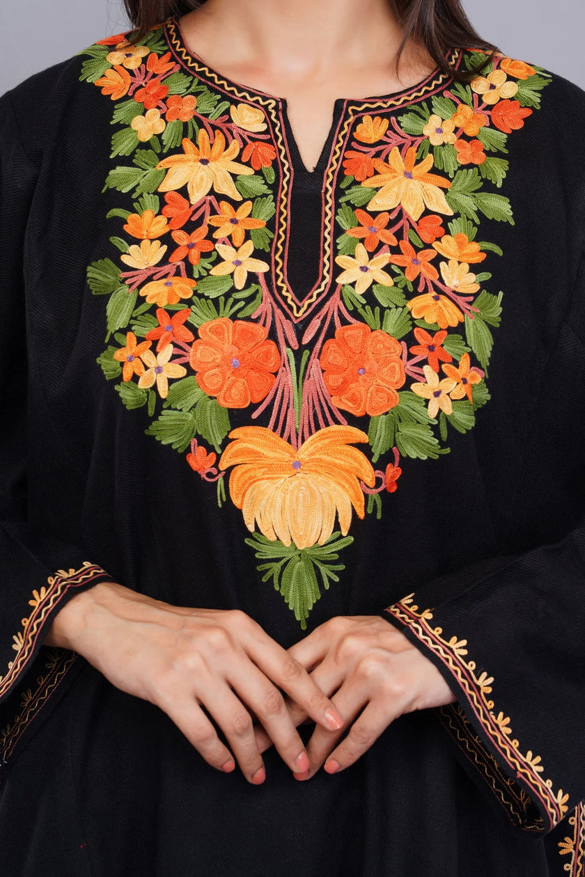 Black Pheran with Floral Poshkaar Design Aari Embroidery - Kashmiri Pheran