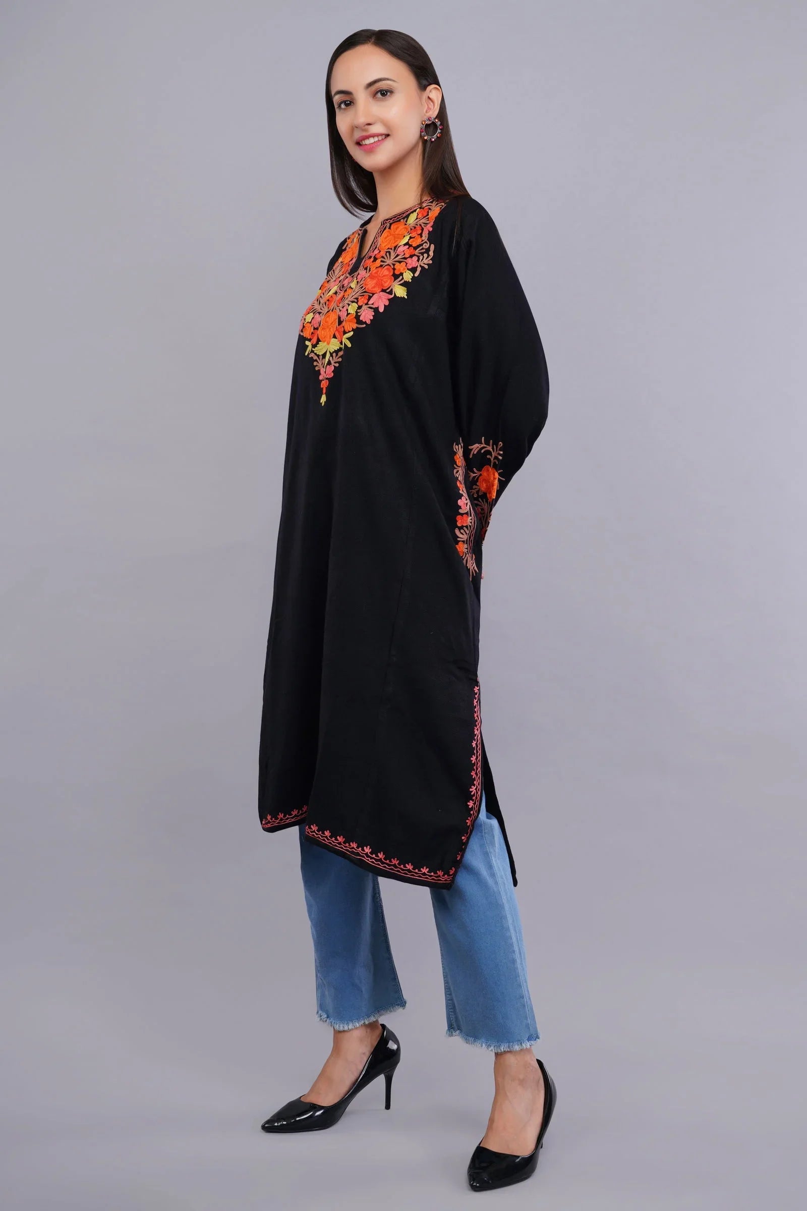 Black Poshkaar Design Aari Embroidered Pheran - Kashmiri Pheran