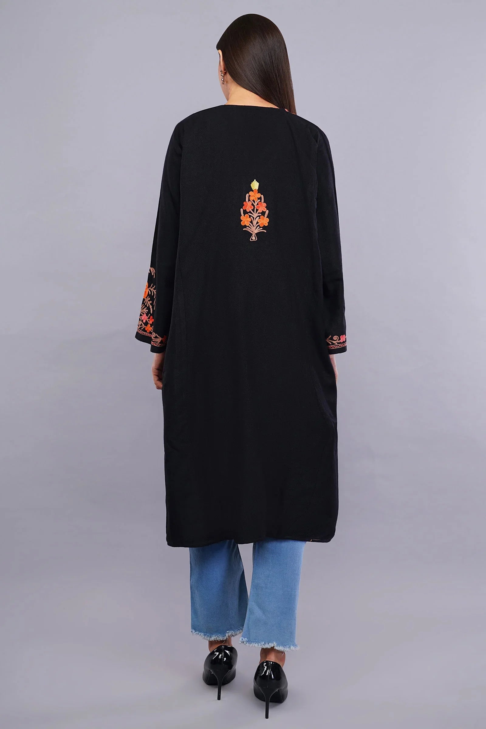 Black Poshkaar Design Aari Embroidered Pheran - Kashmiri Pheran