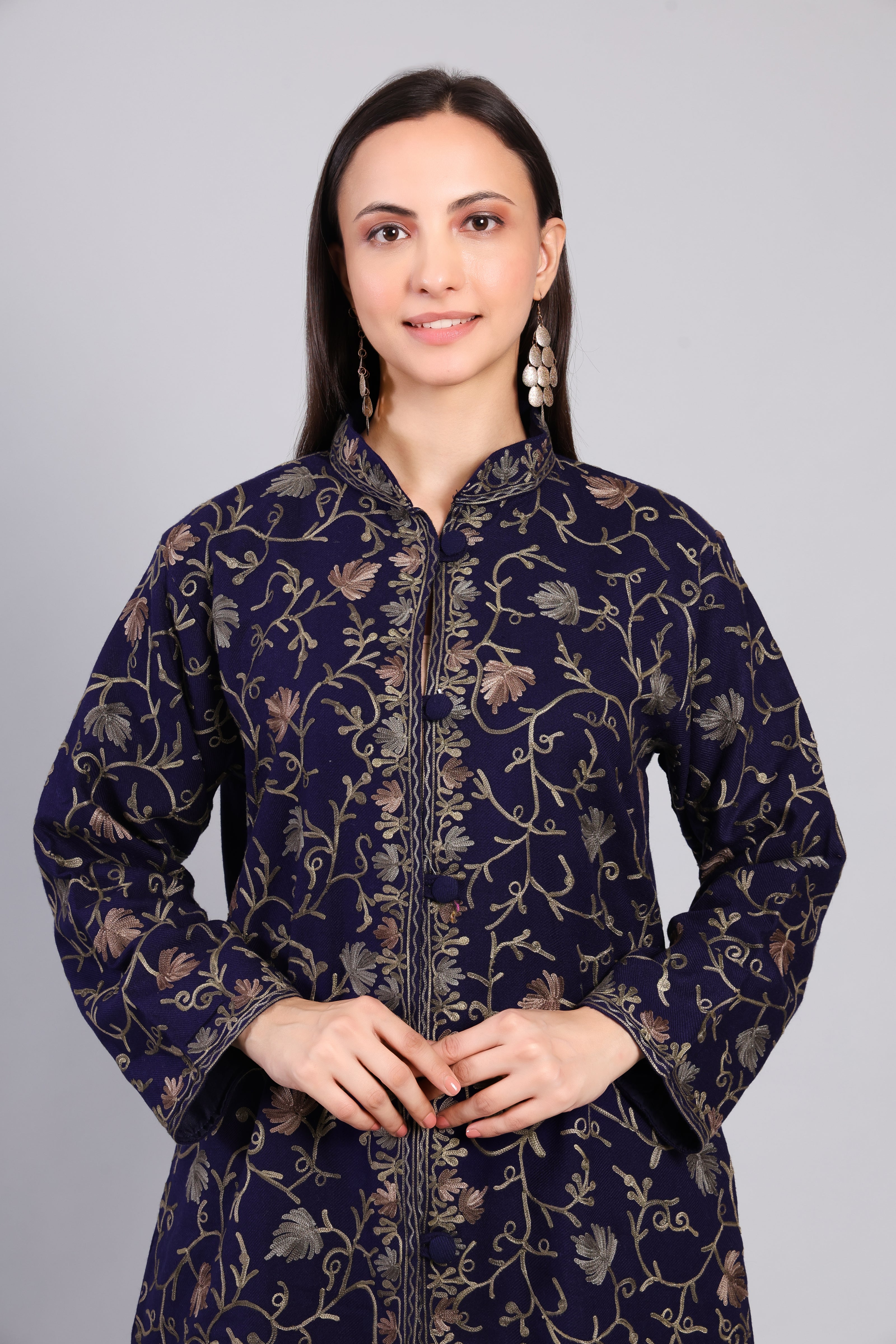 Naaz-e-Gulistan_Midnight_Blue_Kashmiri_Wool_Jacket_with_Aari_Embroidery-Zoom