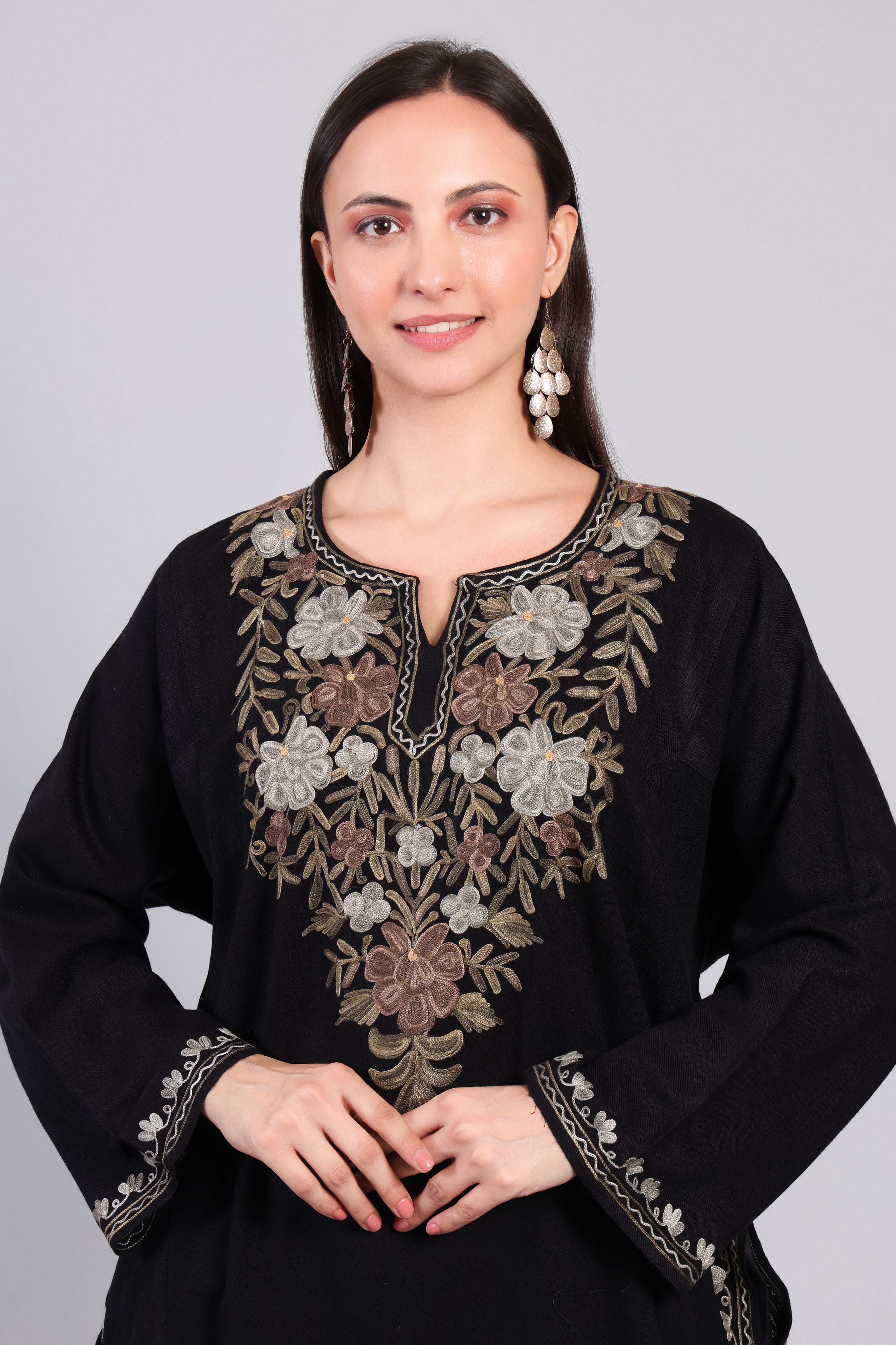 Naqsh-e-Siyah — Black Pheran with Beige and Ivory Aari Kashmiri Embroidery-Zoom